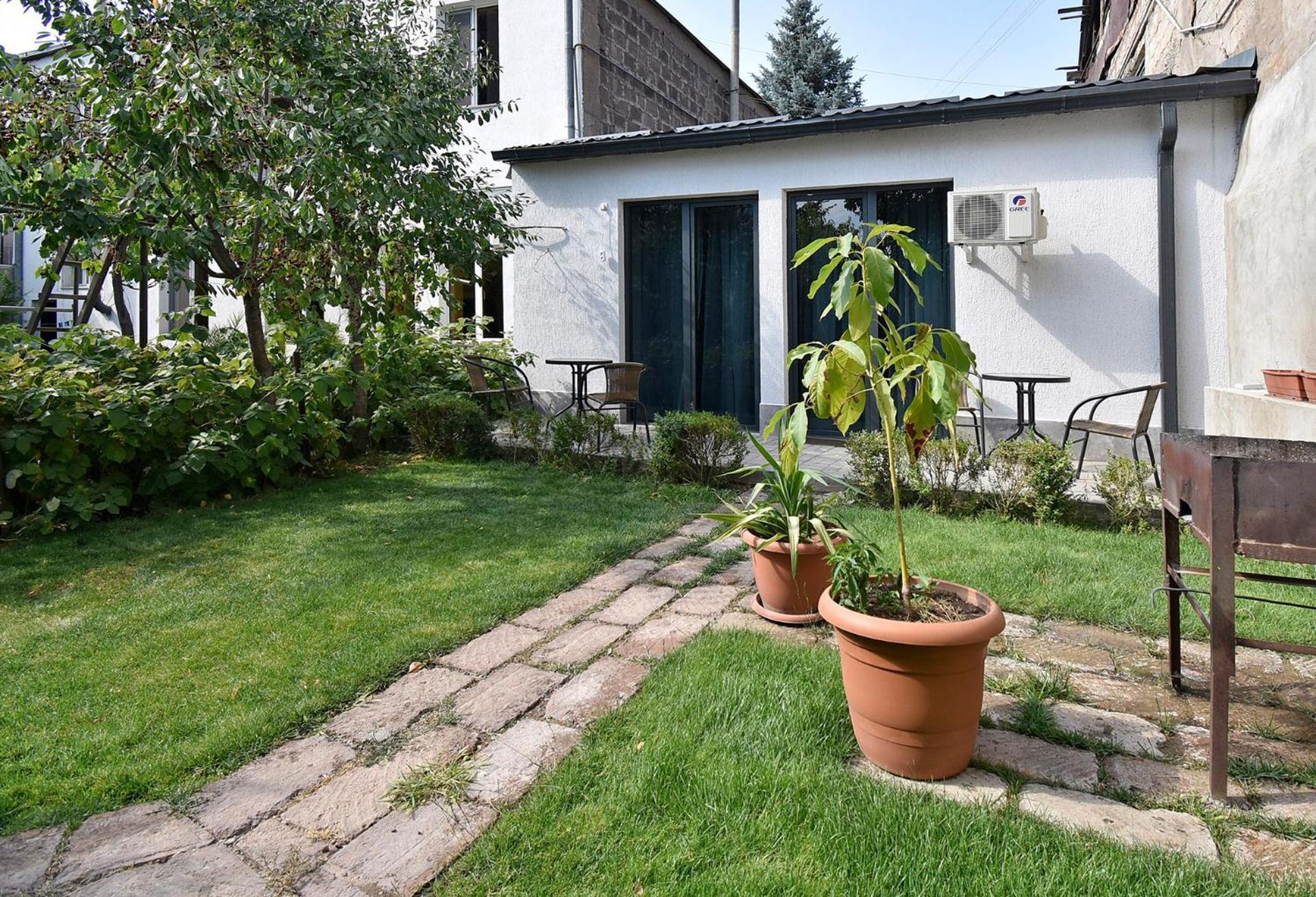 The Nut Guest House Erevan Exterior foto